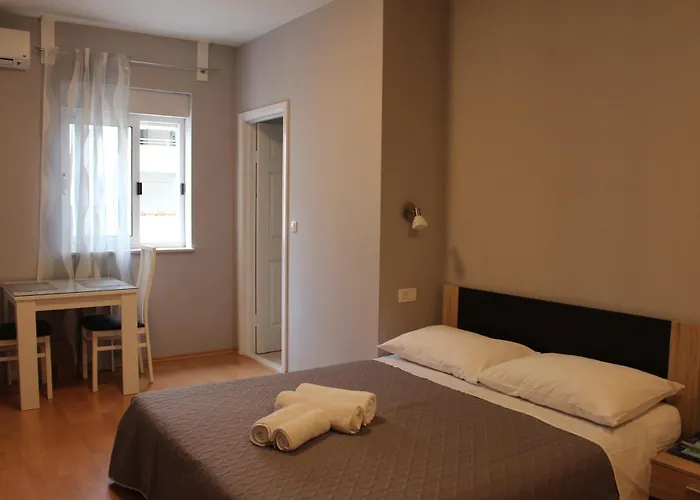 Beachside Apartments Znjan