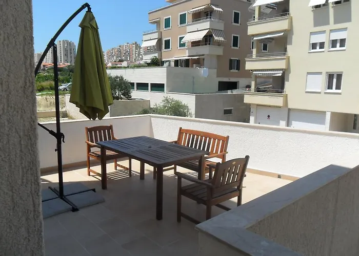 Beachside Apartments Znjan